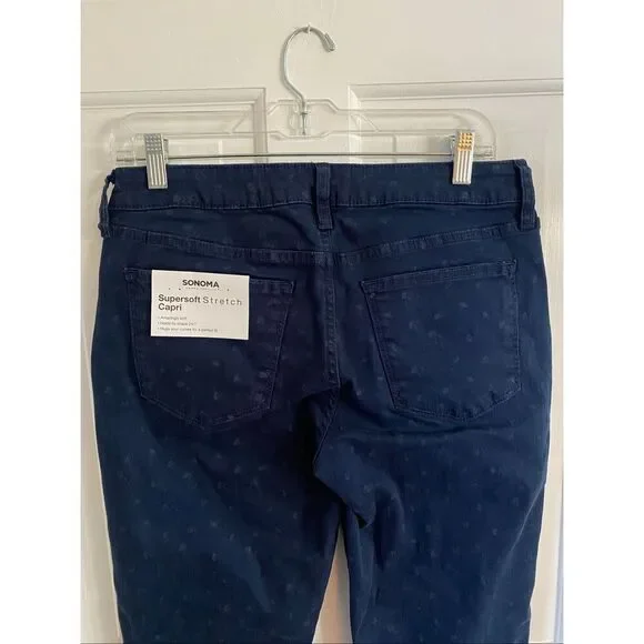 Sonoma dark wash capris with subtle print size 8 - Picture 6 of 10